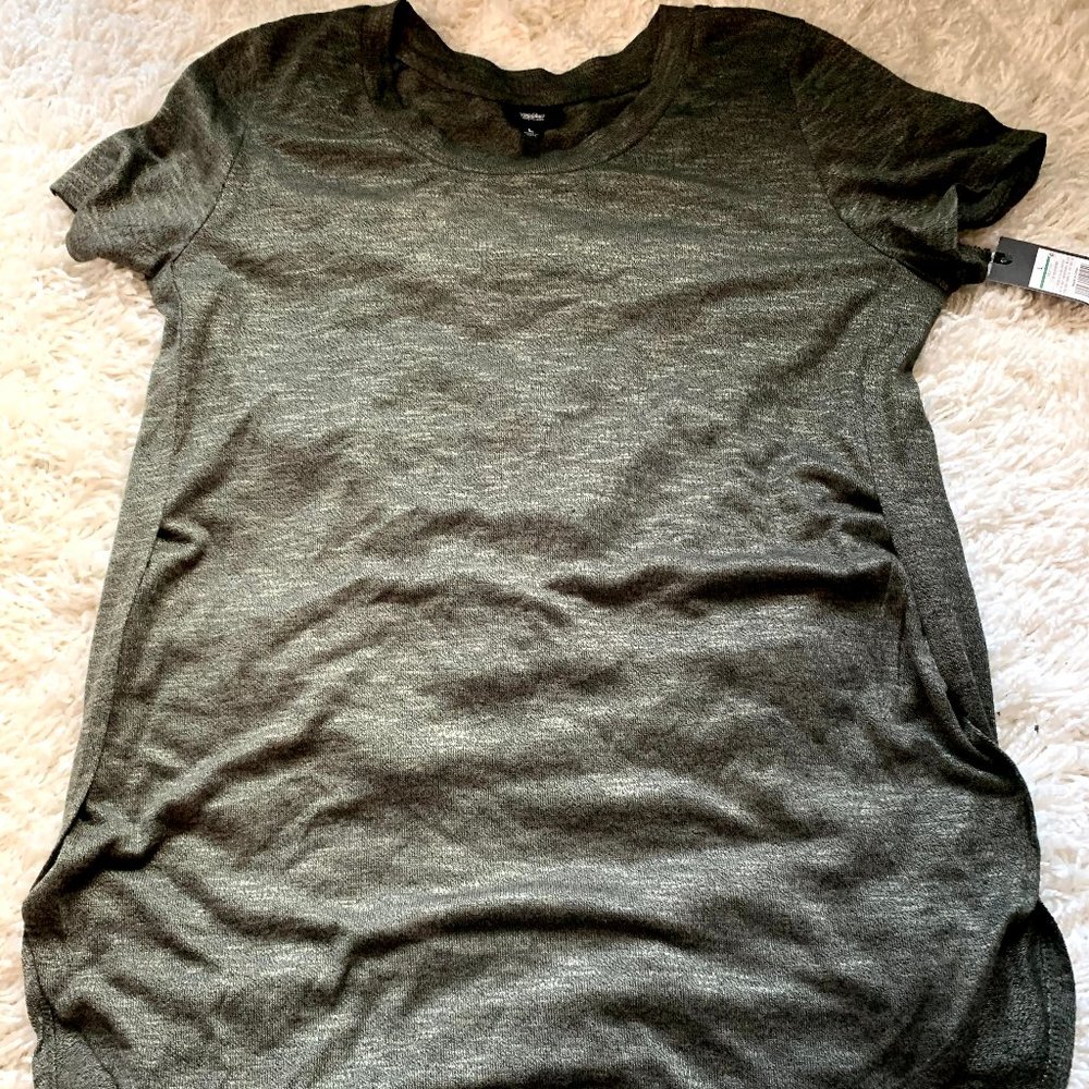 NWT Women's Green T-Shirt w/ Side Slit Size Large